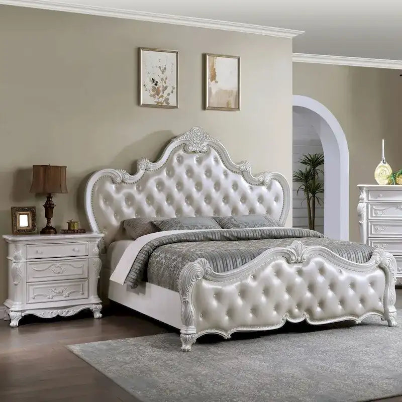 Traditional 3-Piece Solid Wood Bedroom Set - 1 Bed & 2 Nightstands, Button-Tufting, Nailhead Trim, Cedarwood Drawers