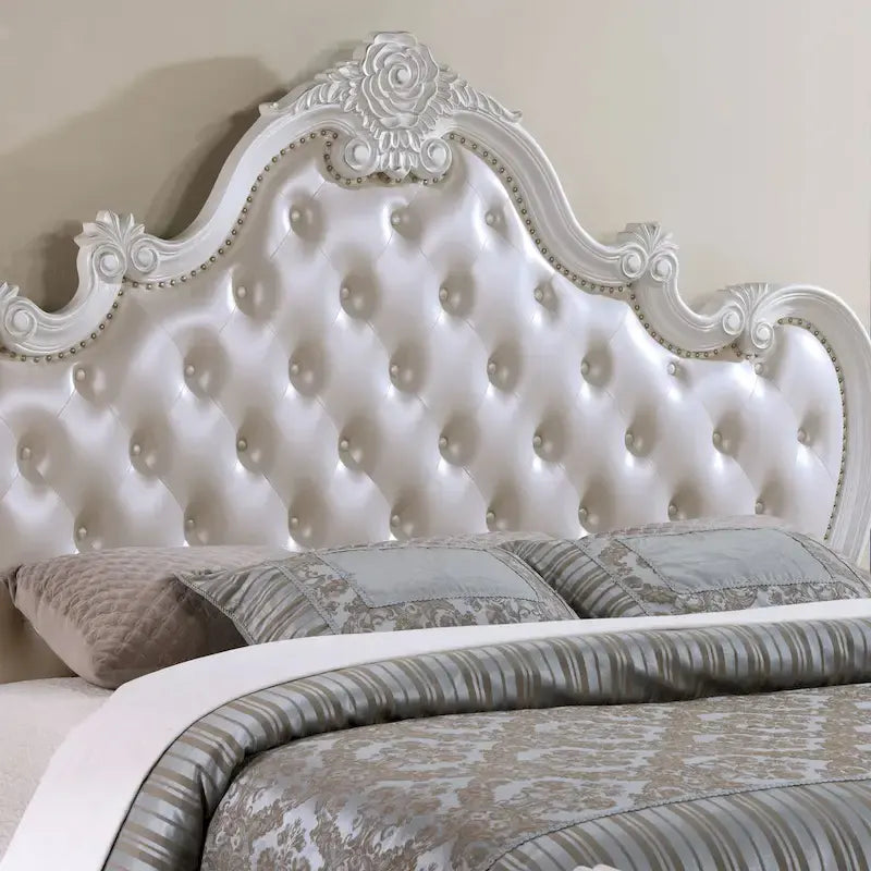 Traditional 3-Piece Solid Wood Bedroom Set - 1 Bed & 2 Nightstands, Button-Tufting, Nailhead Trim, Cedarwood Drawers
