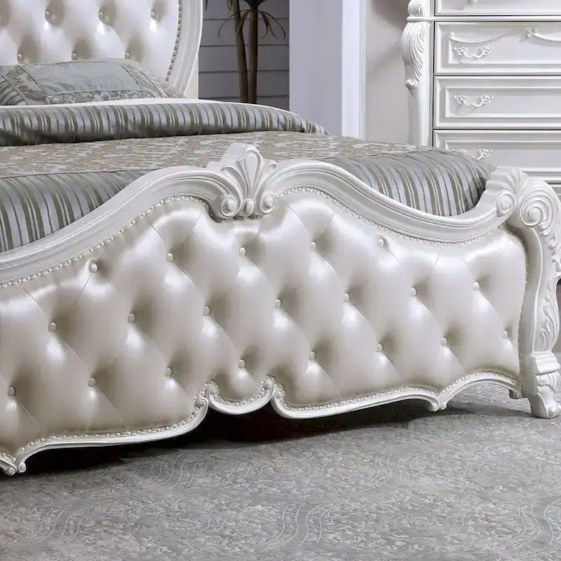 Traditional 3-Piece Solid Wood Bedroom Set - 1 Bed & 2 Nightstands, Button-Tufting, Nailhead Trim, Cedarwood Drawers